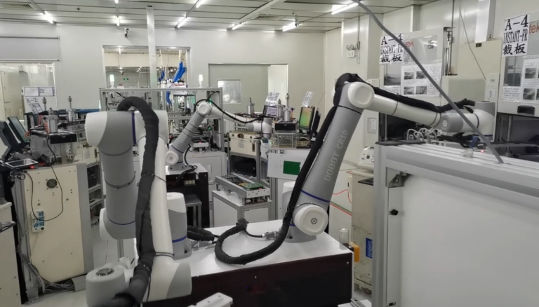 Automatizarea manipulării plăcilor PCB în liniile de burn-in cu roboți colaborativi Dobot CR