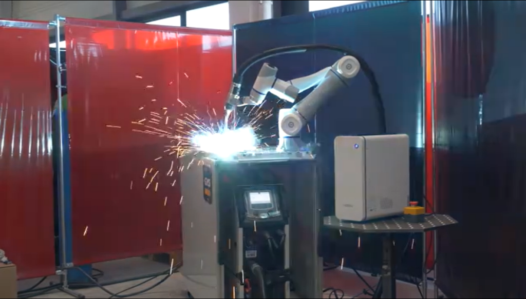 Sudură de colț pe oțel carbon cu robot colaborativ